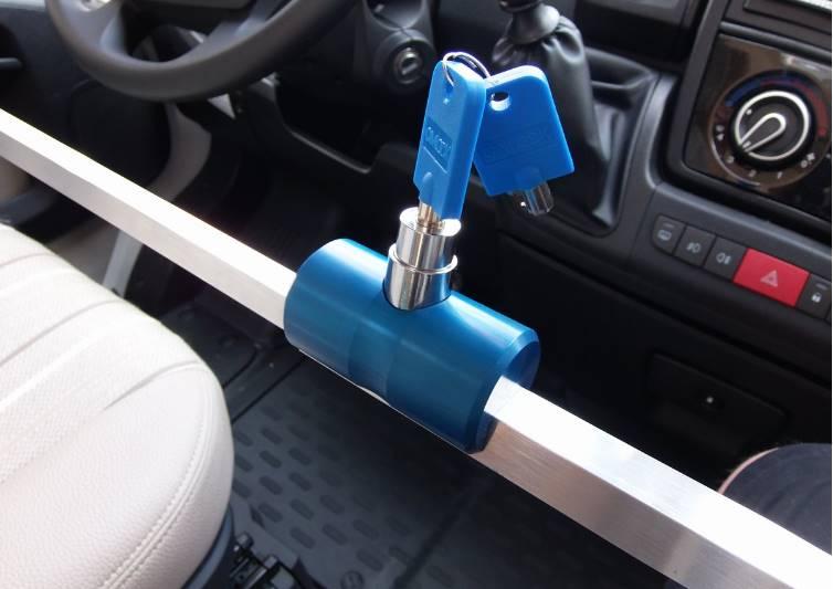 Barre de porte pour camping-car, fourgon amenage et ambulance