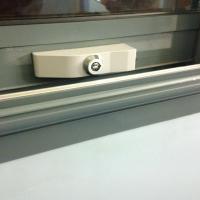 Butee amovible antivol pour baie coulissante 1