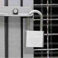 Cadenas ifam 1030 pour demi cylindre avec anse en acier inoxydable de 8 mm