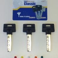Cle container lock mul t lock