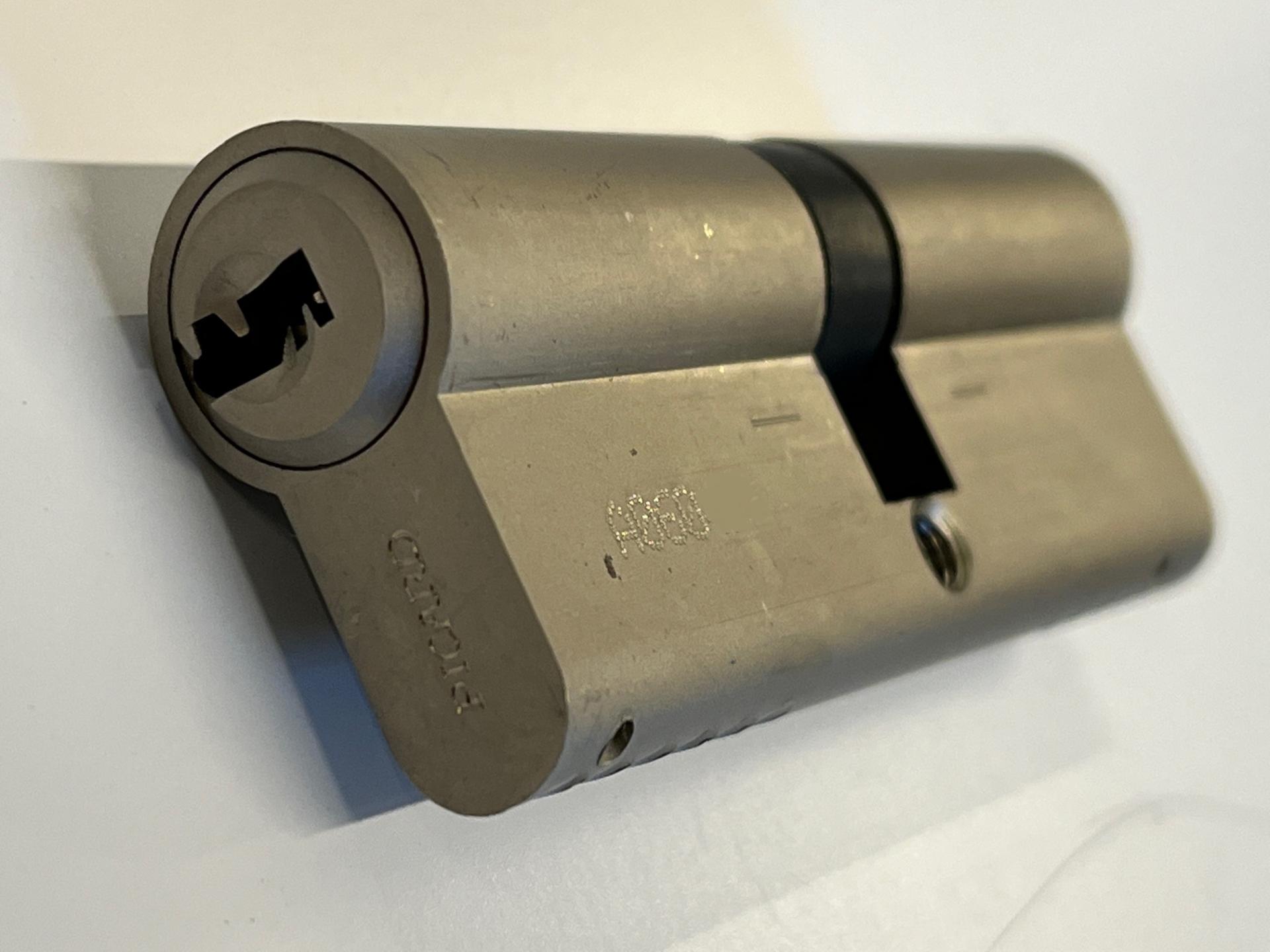 Cylindre pour porte opaline et portes palieres vtx picard haute securite anti percage anti bumping 1
