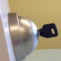 Serrure pour vehicules utilitaires