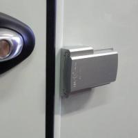 Serrure de securite pour la porte chauffeur des camping cars integral imc 1501