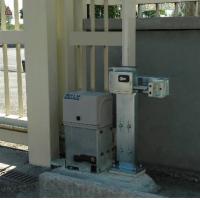 Serrure electrique viro 7905 v06 avec harpon rotatif pour portail coulissant et porte de garage motorisee