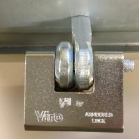 Serrure pour rideaux metalliques et porte de garage viro 695 2