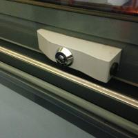 Verrou de securite pour portes coulissantes